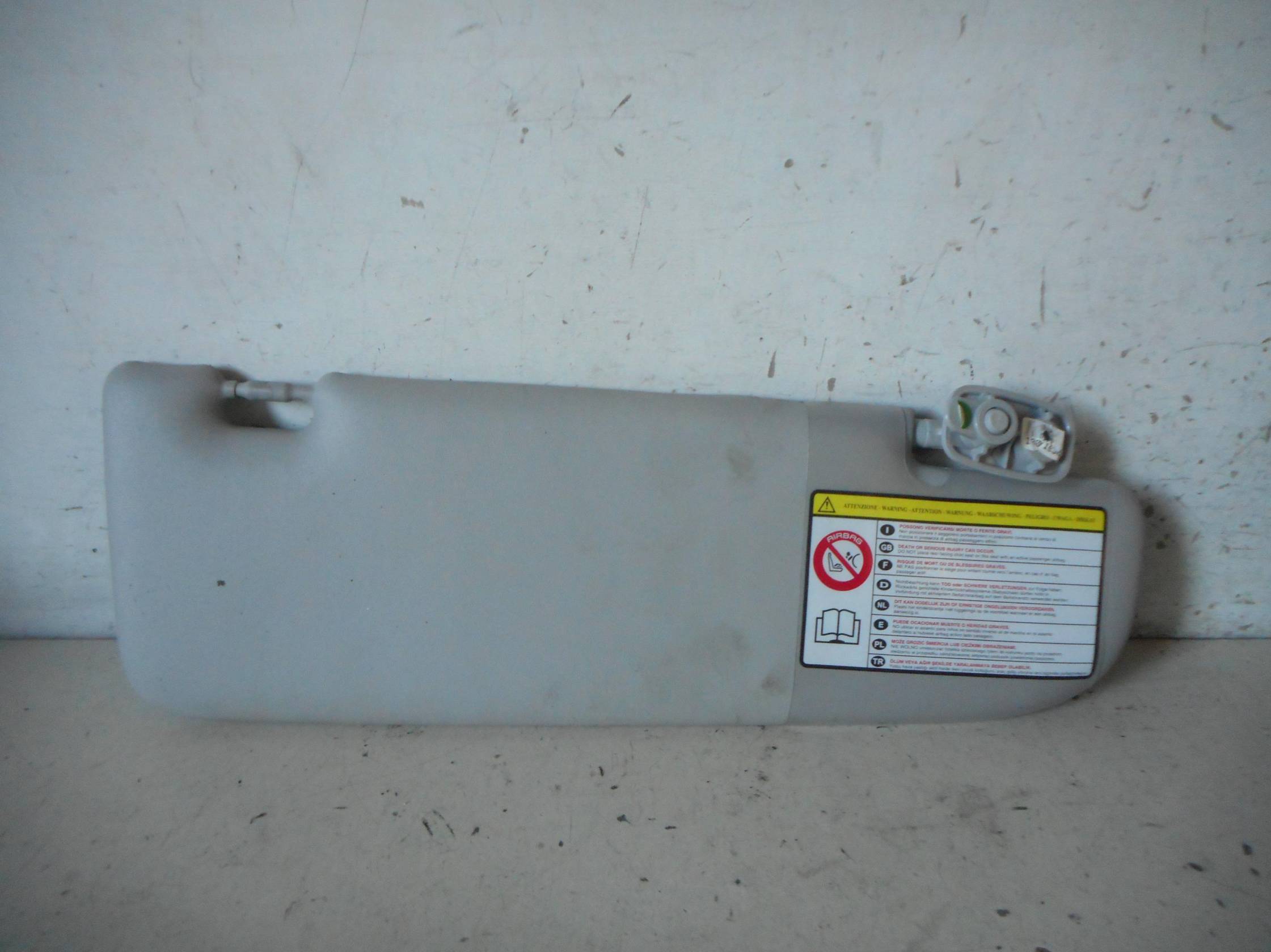 Aletta parasole parabrezza dx.